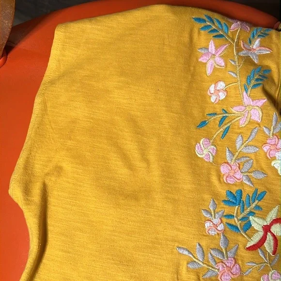 Embroidered V-neck Tee, large - Picture 7 of 9